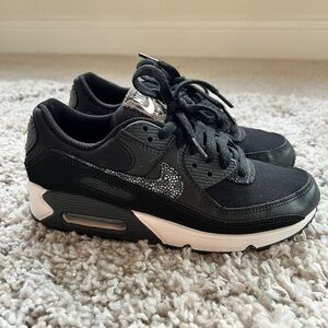 Women’s Nike Air Max 90 SE Sneakers (Black Safari)